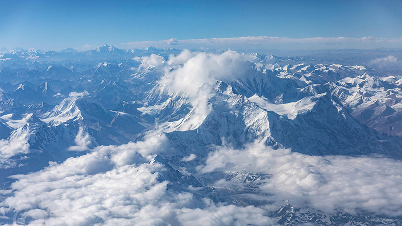 Flight to Tibet