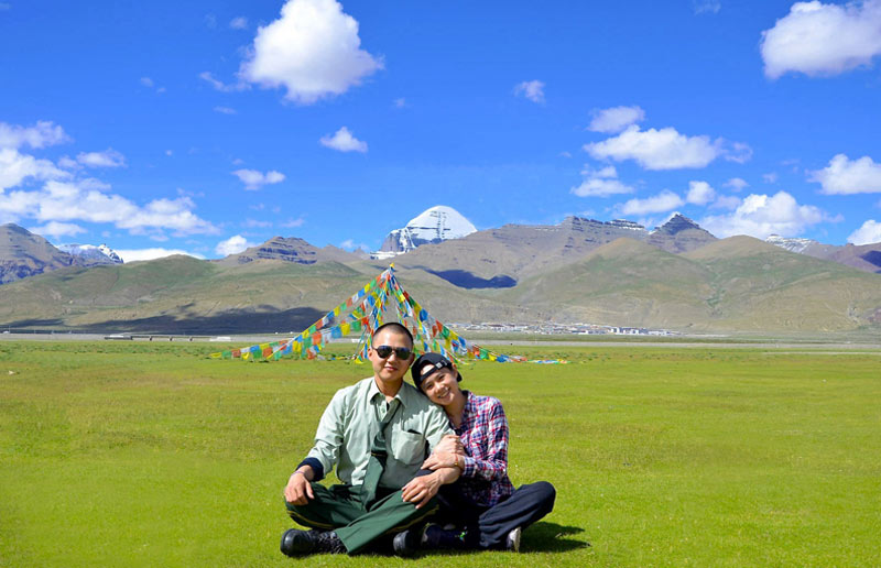 Take a photo with Mount Kailash